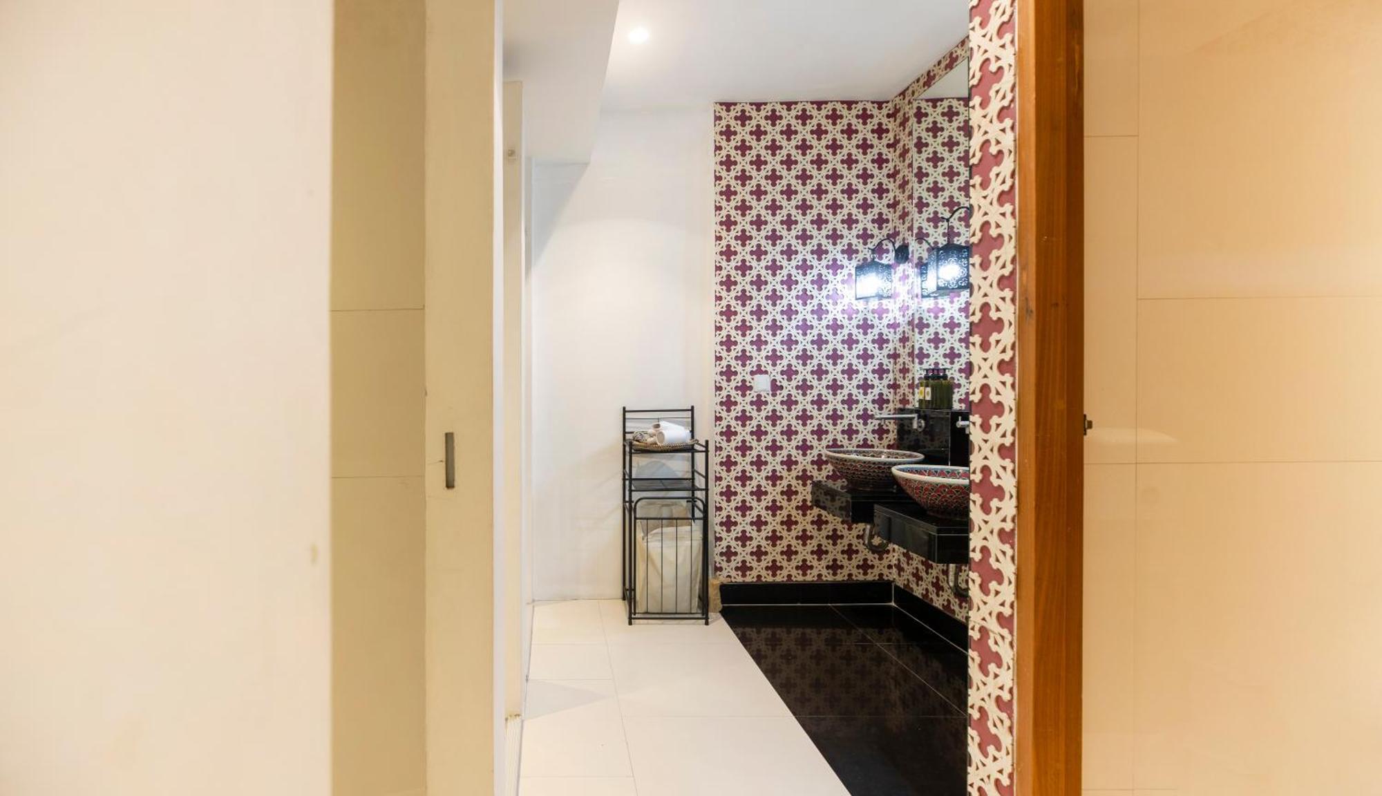 Nimit Boutique Hotel Bangkok Exterior photo